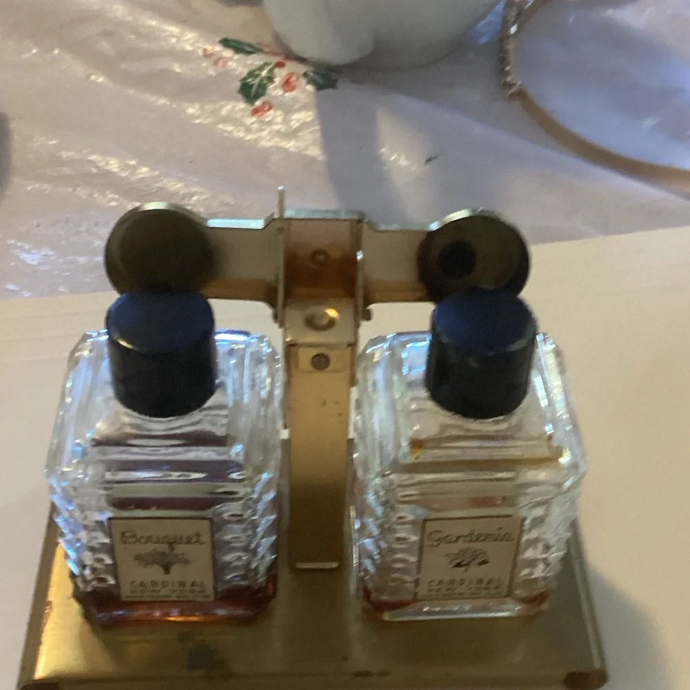 Elegant Gold and Clear Glass Bath Accessory Set